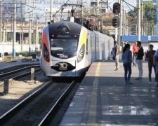 Куди і коли: Укрзалізниця запустить додаткові поїзди