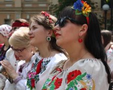 Курс в обмінниках лихоманить з новою силою: подробиці