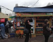 Підстава століття: копів підняли на ноги через сосиски