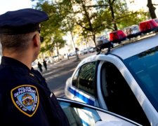 Президентські вибори у Франції: копи евакуювали консульство в США