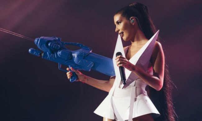 Нова Агузарова: відома співачка носить труси не так, як усі