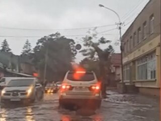 Улицы Перечина оказались в воде, скриншот с видео ТСН