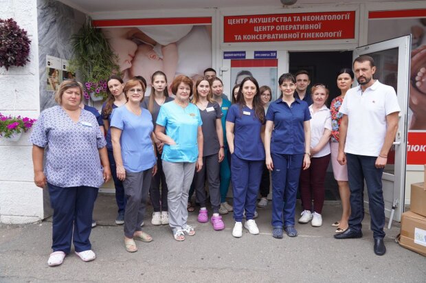 БФ молодежной инициативы "Надежда" обеспечил медицинскими грузами десять больниц Харьковщины и Днепропетровщины