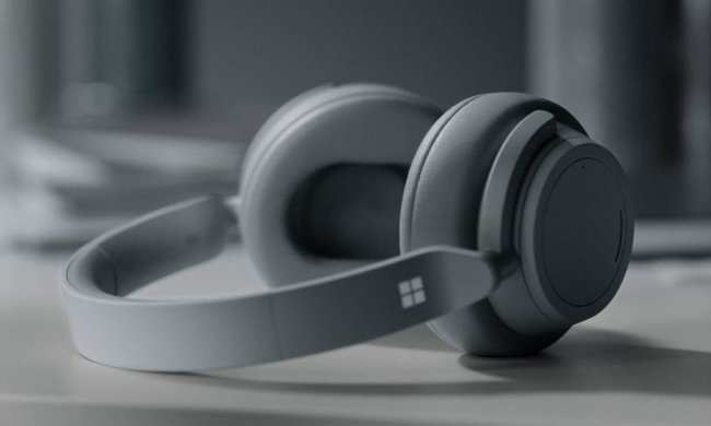 Microsoft Surface Headphones: нові бездротові навушники з наворотами