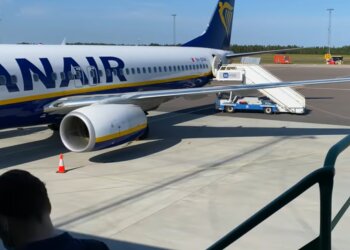Самолет Ryanair, фото: скриншот: YouTube