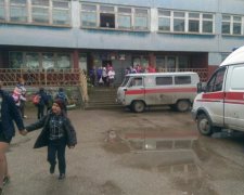Непритомніли один за одним: День здоров'я закінчився для школярів у лікарні