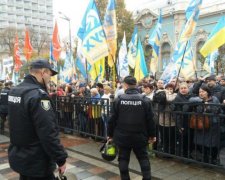 Сутички біля Ради розділили українців у соцмережах