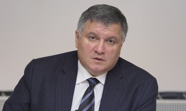 Главное за день среды 5 мая: взрыв в ПриватБанке, шокирующее заявление Авакова и 33 клона Зеленского