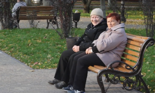 Пенсіонери. Фото: скрін youtube
