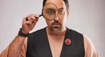 Дмитрий Коляденко в очках