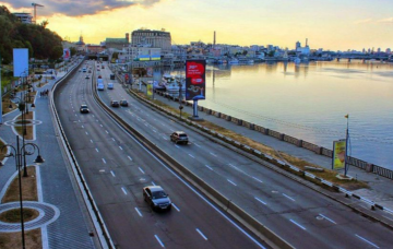 Набережне шосе, Київ, авто, фото з соцмереж