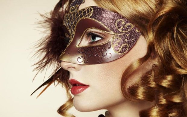 Зірки знімають маски: справжні обличчя жінок за знаком Зодіаку