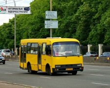 В Киеве взбесившаяся маршрутка "разулась" на ходу: "Колеса? Это лишнее"