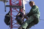 У Києві працівники мобільної компанії впали з даху будинку