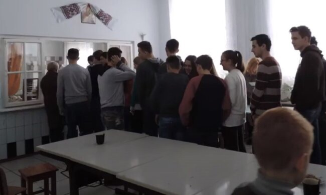 Школьная столовая. Фото: Youtube