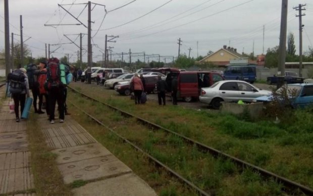 Небезпечна знахідка паралізувала рух потягів поблизу Криму