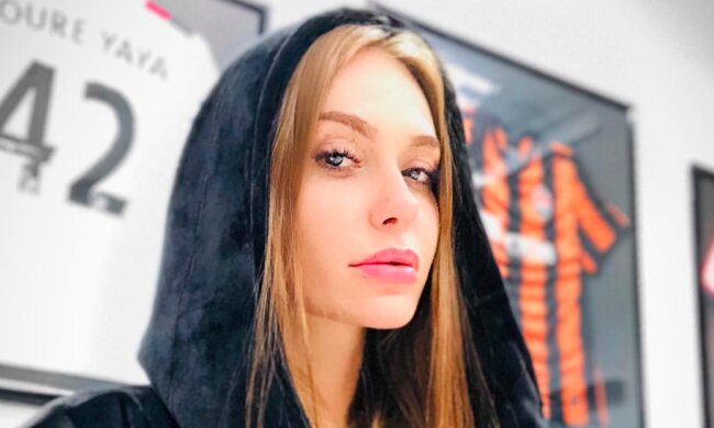 Слава Камінська з "НеАнгелів" засвітила соски в прозорому боді: "Як дівчинка!"