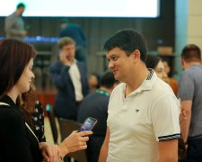 Зеленский и Богдан, война на Донбассе и "весенние посадки": Разумков ответил украинцам на животрепещущие вопросы
