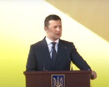 Кличте Зеленського! Українські батьки пішли війною на матерів - "Функція запліднювати"