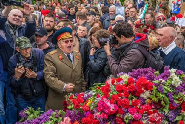 У украинцев отберут выходной 9 мая: что предлагают взамен