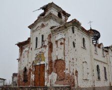 Перед донецьким аеропортом з'явилося величезне кладовище (фото)
