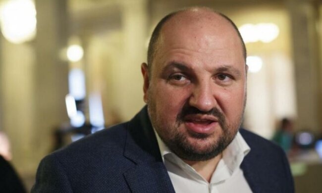 Депутат нарвался на разъяренных активистов 