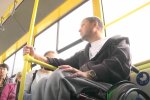 Пассажиры в троллейбусе, скриншот: YouTube