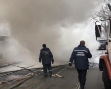 У салоні було нічим дихати: в Одесі переповнений трамвай загорівся на ходу