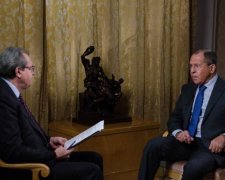 Лавров пожаловался, что страну окружили "агрессивные русофобы"