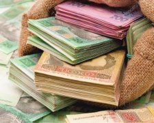 Заробітчани переказали в Україну неймовірну суму