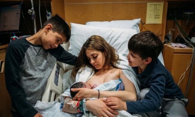 Женщина взяла на роды своего девятилетнего сына, фото: социальная сеть Instagram
