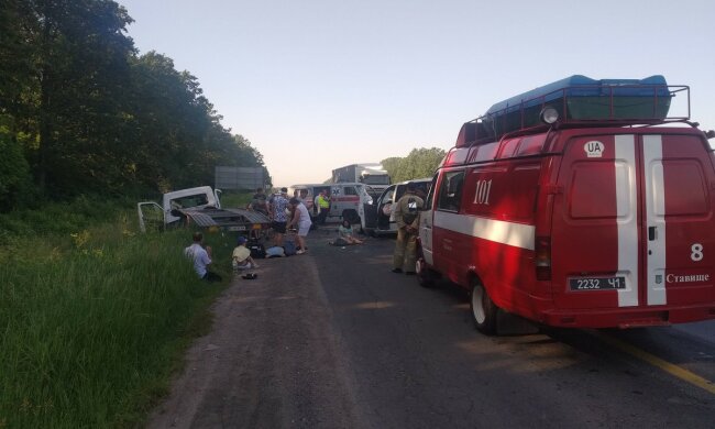 Ледь не відірвало ногу: в Одесі сталася моторошна аварія, відео для "міцних горішків"