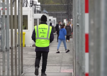 Прием беженцев в Германии. Фото: скрин youtube