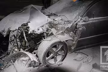 В Одессе автомобиль протаранил троллейбус и загорелся (фото)