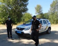 Дві голі хамки зупинили потяг "Львів-Київ": нализалися до коматозу i обматюкали весь вагон