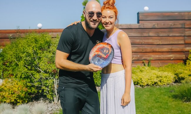 100 тысяч минут вместе: Квартал 95 покажет сериал об аде карантинной изоляции супругов