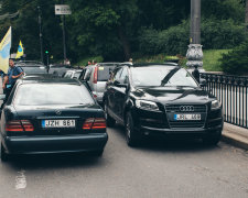 Простіше викинути: чому водії можуть втратити свої євробляхи