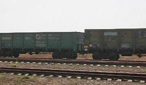 На Херсонщині затримали вагони із сировиною для кримського заводу  Фірташа (фото)