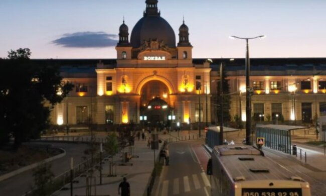 У Кличука сделали черновчанам подарок, теперь бесплатно - "Путешествуйте на здоровье"