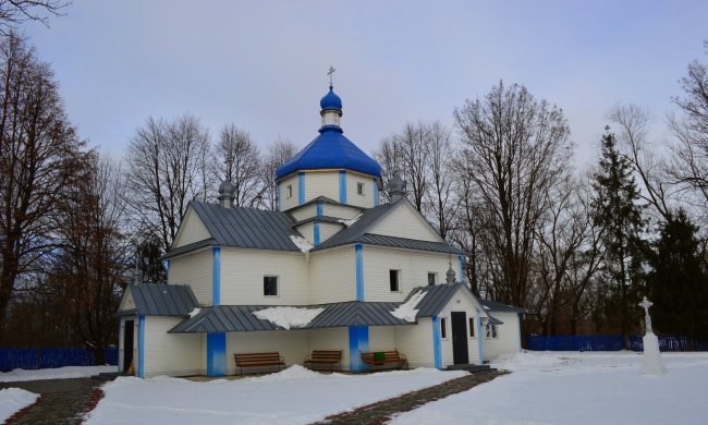 Вигнання нечистої сили по-українськи: настоятеля церкви країни-агресора відвезли на швидкій