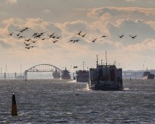 Одичавшие оккупанты накрыли украинских моряков сотнями снарядов: Керченский пролив вздрогнул от удара