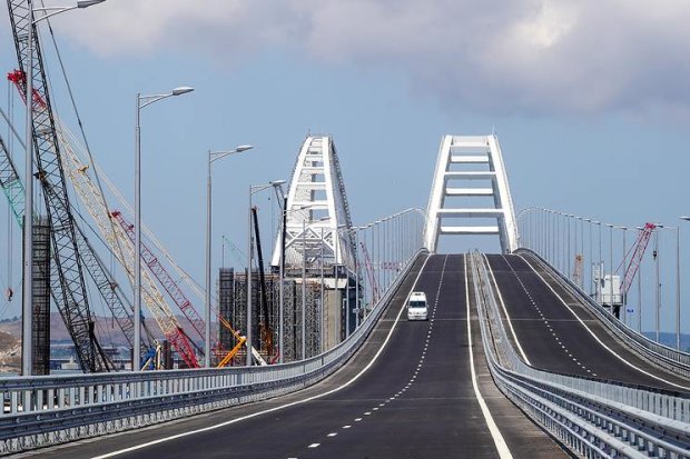 Чайкам на смех: в сети показали, что осталось от Крымского моста