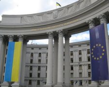 Є формальний, а є справжній голова МЗС України, - політолог