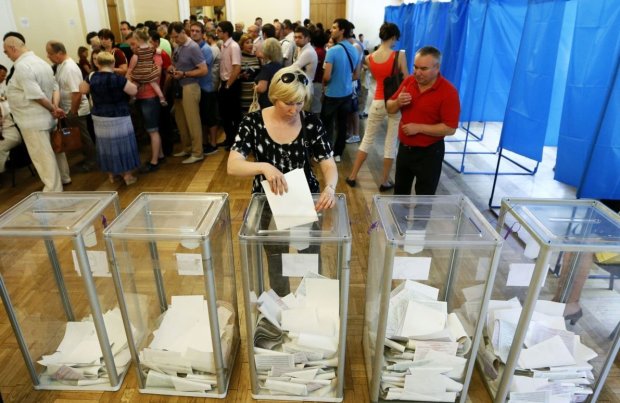 У Одесі стартували дострокові вибори в Раду: як все почалося, - перші інциденти та подробиці