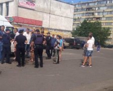 На столичном рынке стреляли в людей, есть пострадавшие