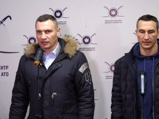 Віталій і Володимир Кличко, скріншот