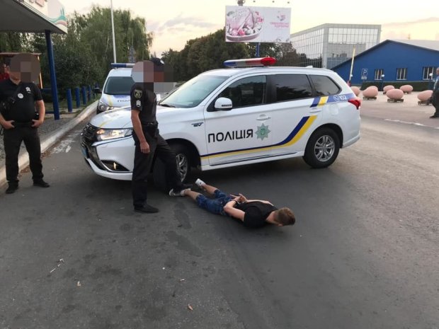 Молодой киевлянин "расплатился" с таксистом ножом, метил в сердце: подробности кровавой расправы
