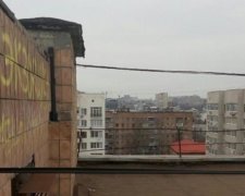 У Харкові поліція врятувала школярку-самогубцю