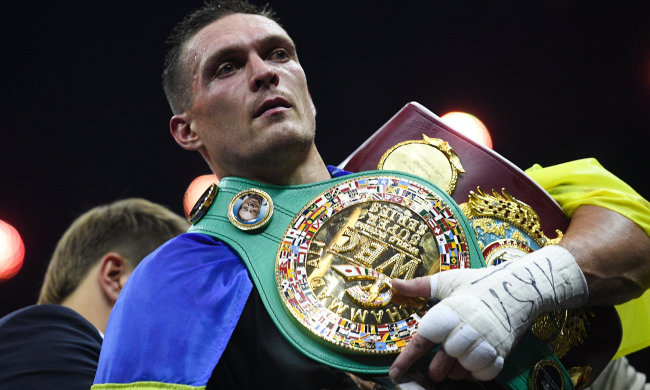 Усик шокировал заявлением о захвате Лавры: стану на сторону монахов