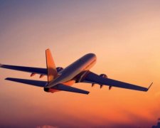 Самолет с десятками россиян загорелся: опубликованы жуткие кадры